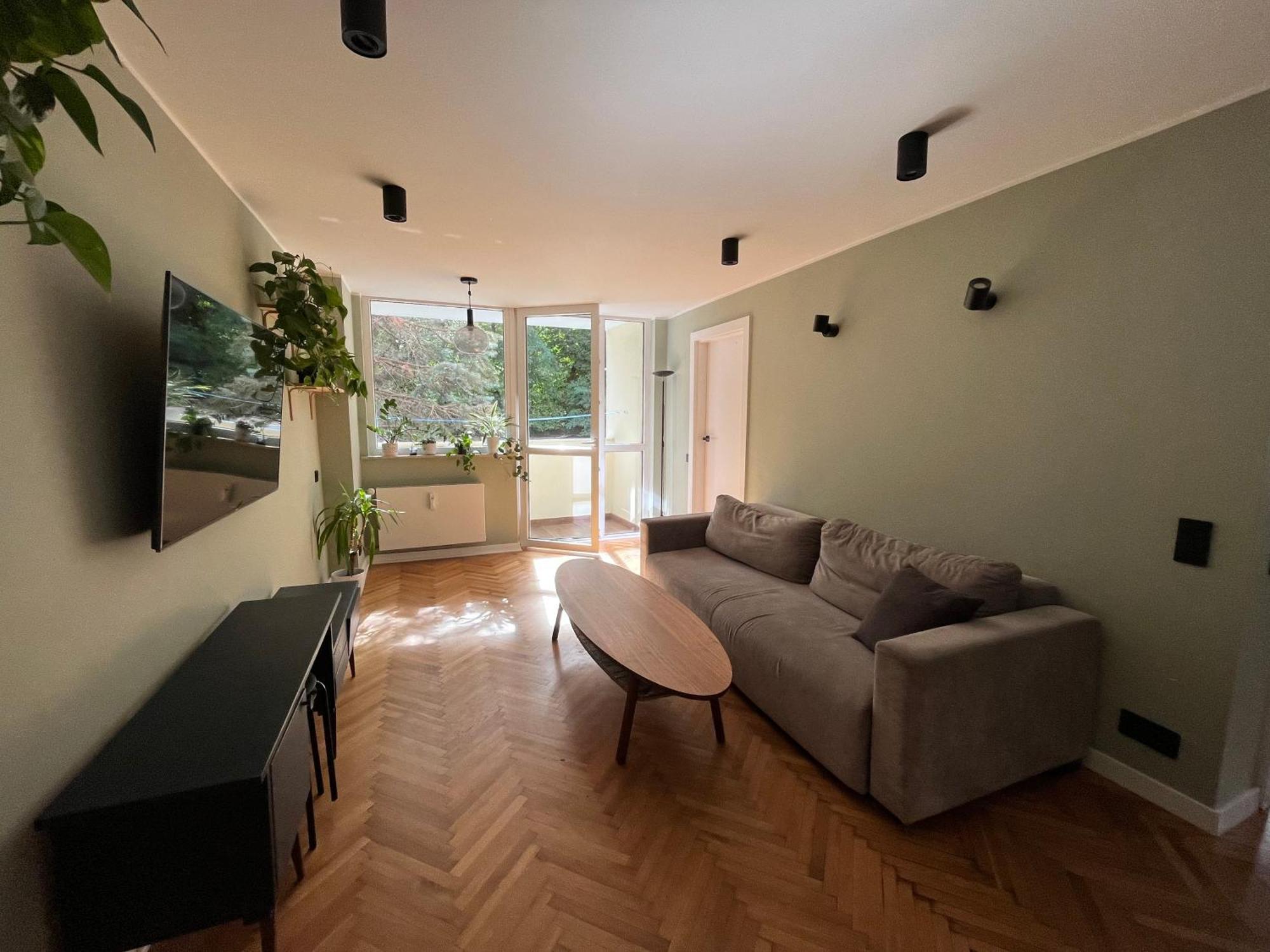 Park Apartment *